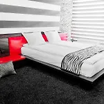 Luxury Apartment *